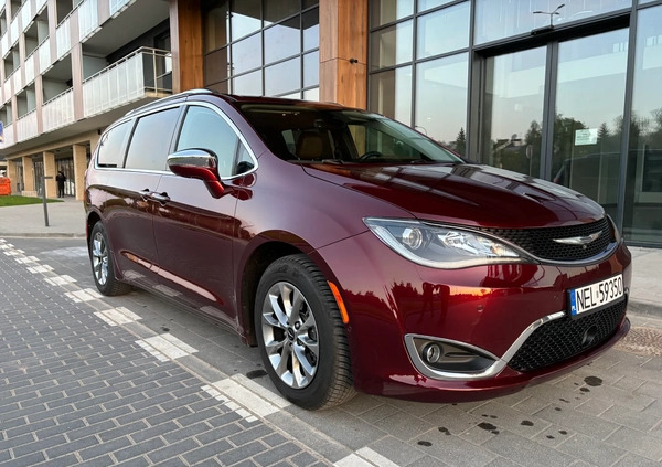 Chrysler Pacifica cena 114999 przebieg: 236900, rok produkcji 2017 z Warszawa małe 704